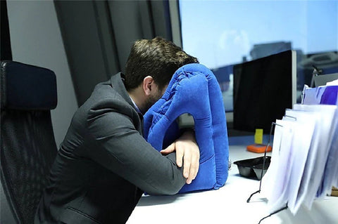 Inflatable travel pillow